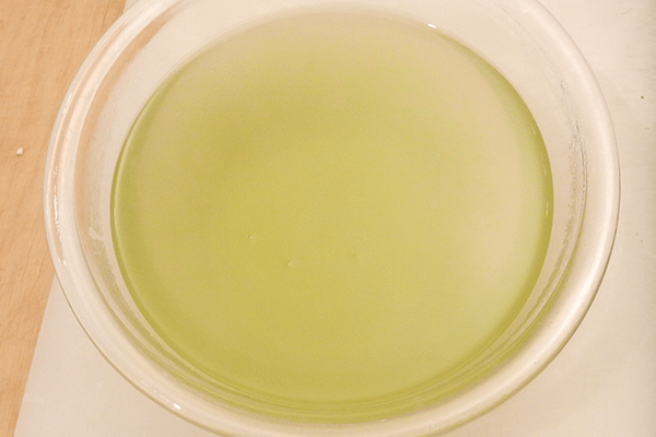 煮出した後の緑茶