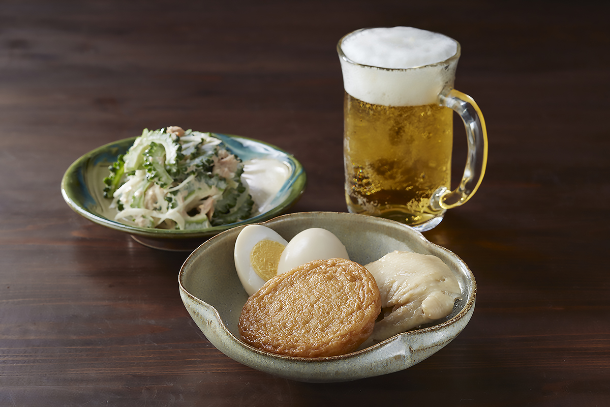 ゴーヤとツナのサラダ、おでん盛り、生ビール