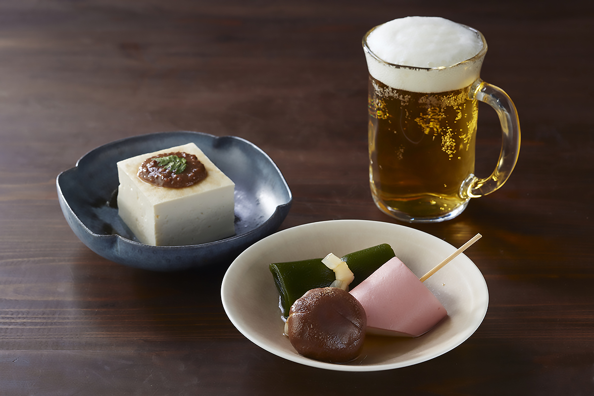 胡桃ダレの冷や奴、おでん盛り、生ビール