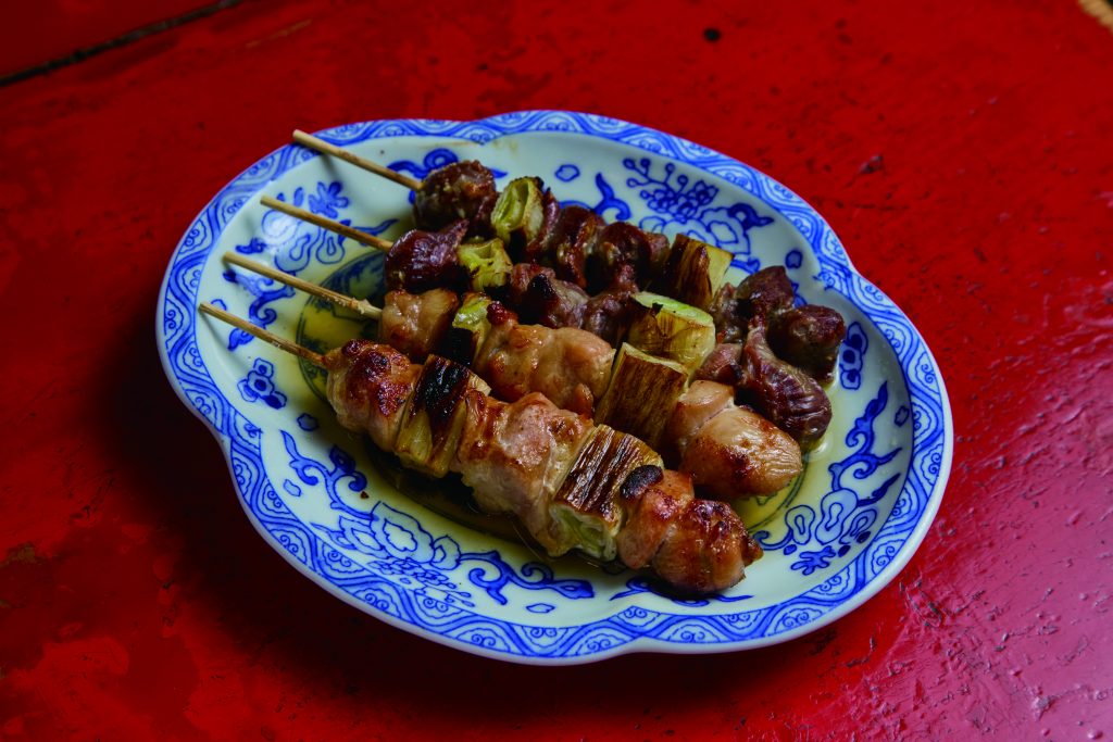 もうひとつの看板は「焼き鳥」